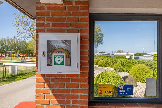 Defibrillator
